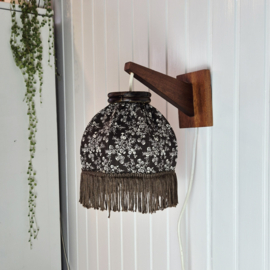 Vintage wandlamp met stoffen kap en franjes