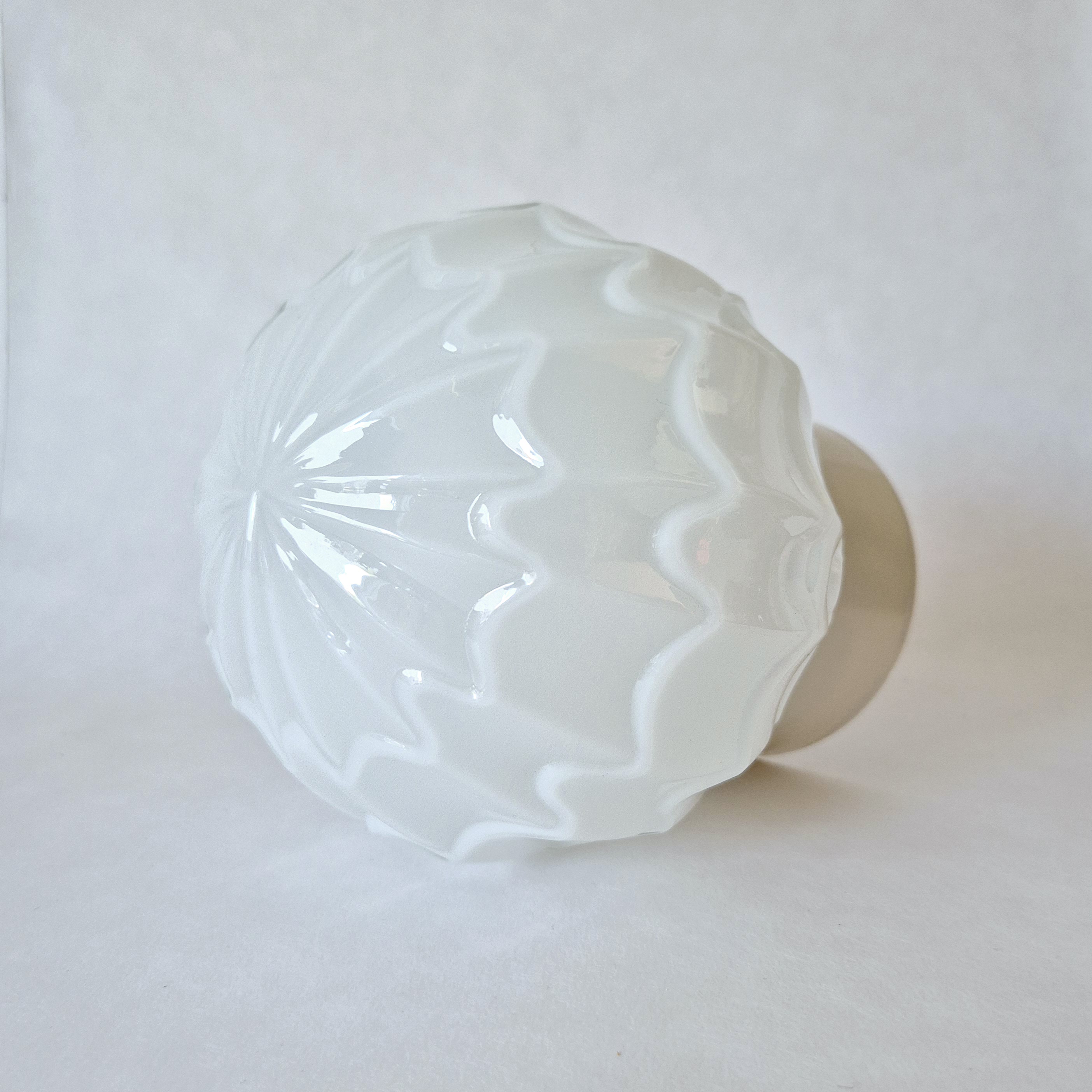 Thabur Art Deco plafondlamp wit | Witte Art Deco plafonniere schroefbol