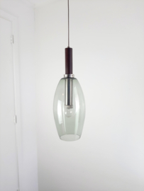 Stijlvolle jaren 70 hanglamp, glazen kap met houten armatuur