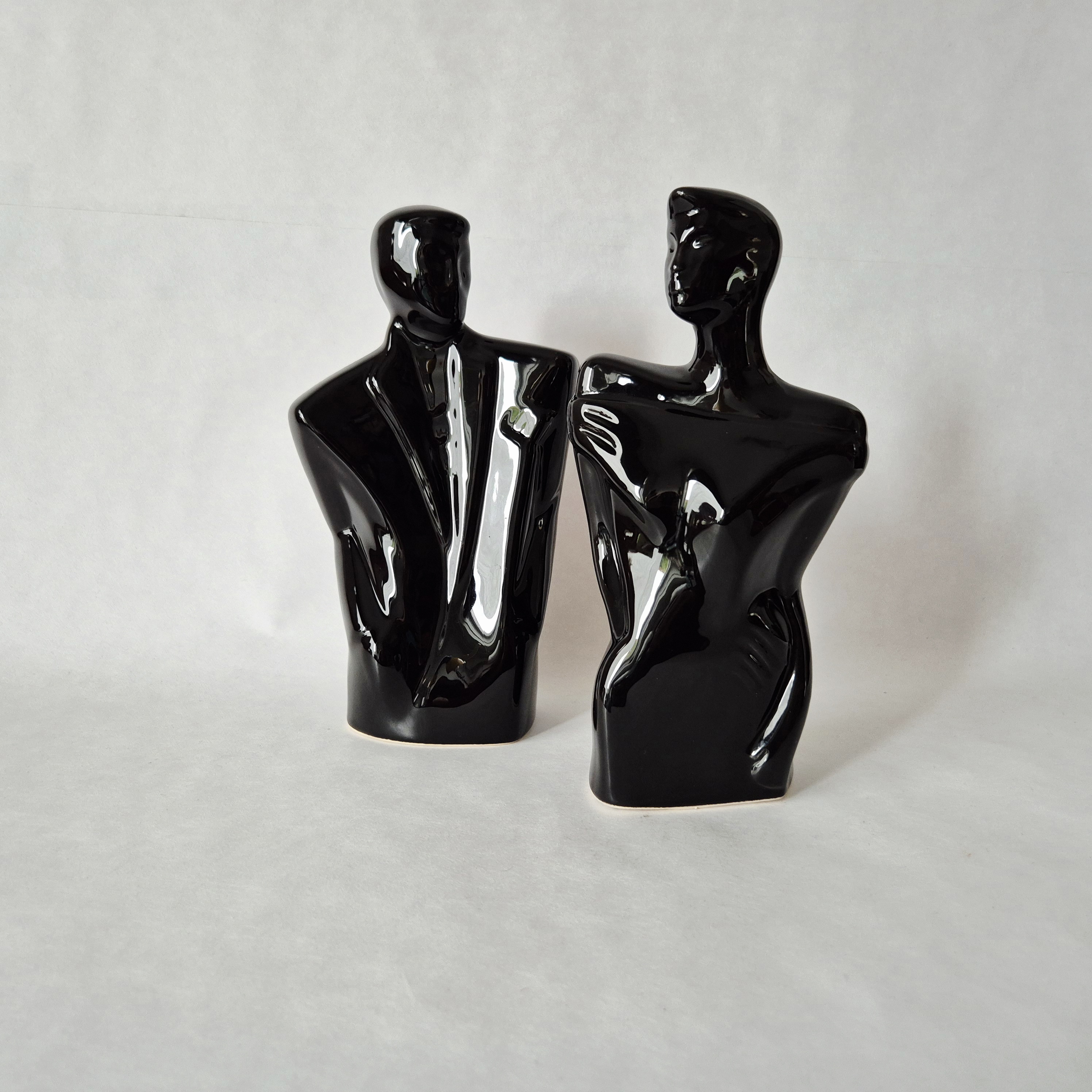 Jaren 80 keramische beelden man vrouw | Vintage beelden Memphis stijl | Lindsey B Balkweill style figurines