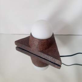 Brutalist wand- of tafellamp | Wandlamp driehoek | Keramische tafellamp