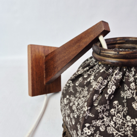 Vintage wandlamp met stoffen kap en franjes