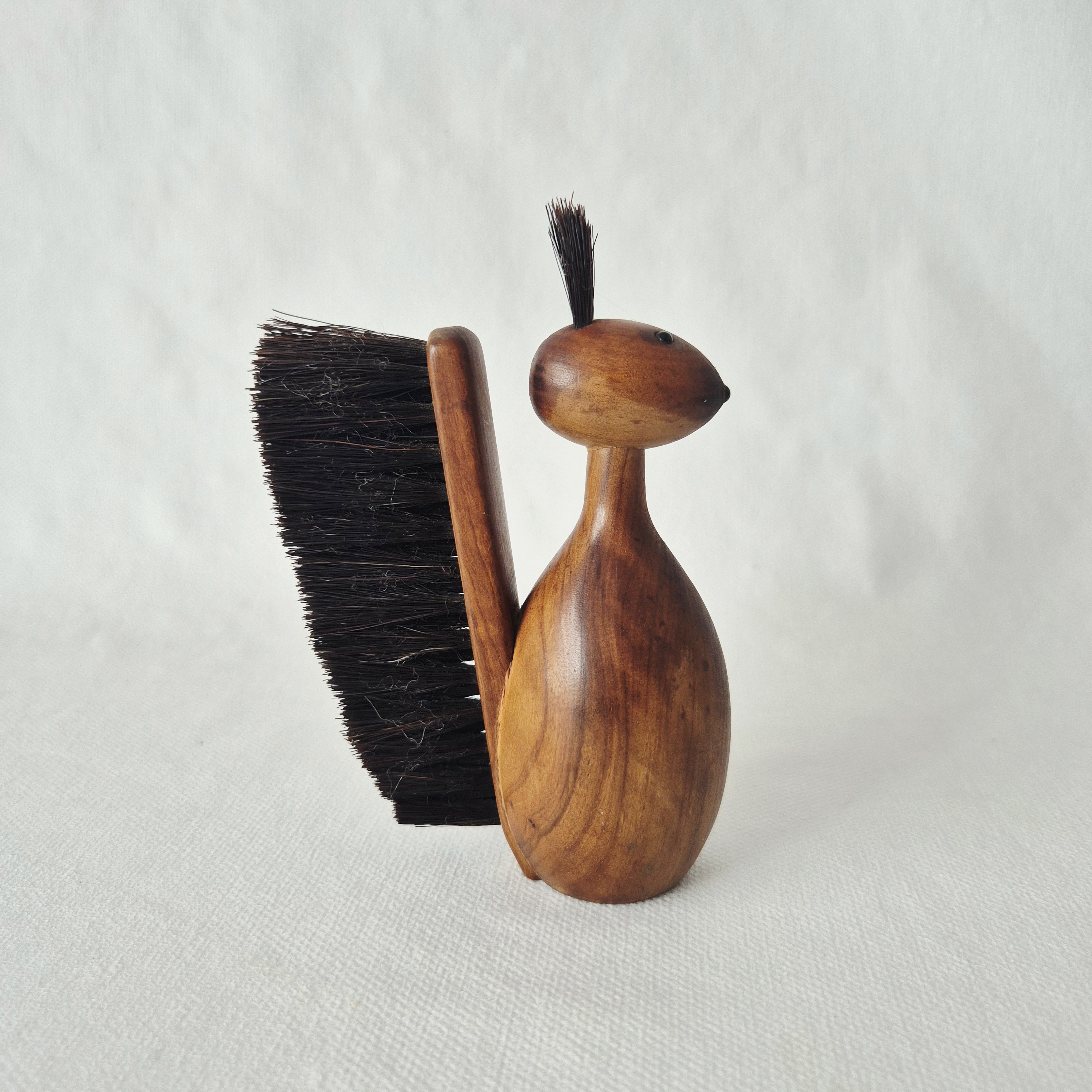 Vintage borstels in de vorm van dieren | Aap en eekhoorn borstel