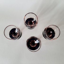 Set roze Art Deco glazen met paarse voet | Vintage glazen | Set van 4 glazen