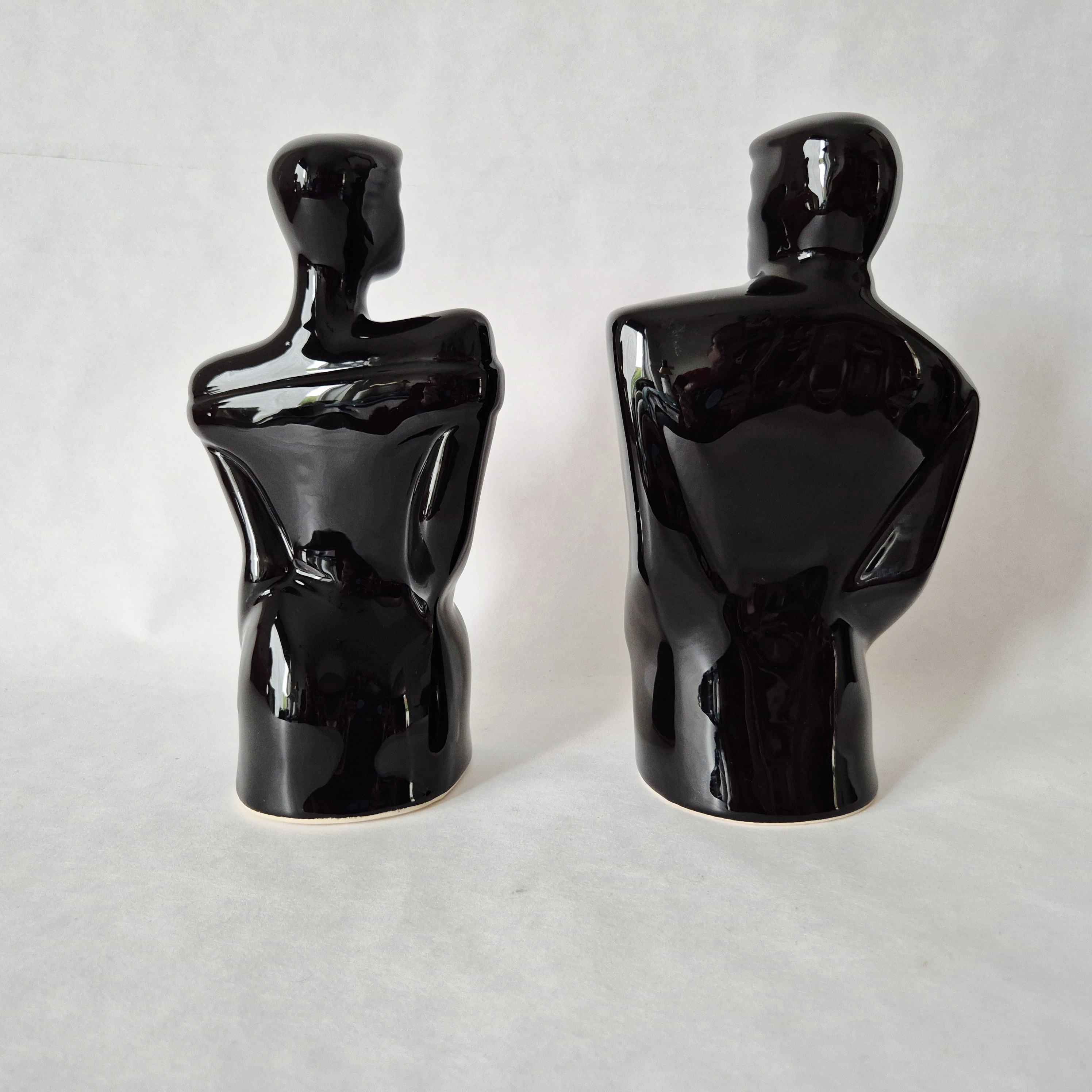 Jaren 80 keramische beelden man vrouw | Vintage beelden Memphis stijl | Lindsey B Balkweill style figurines