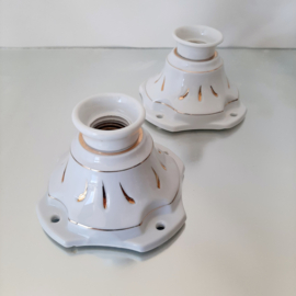 Plafondlamp porselein | plafondlamp uit de jaren 30/40 | Porselein met gouden plafondlamp in roccocostijl