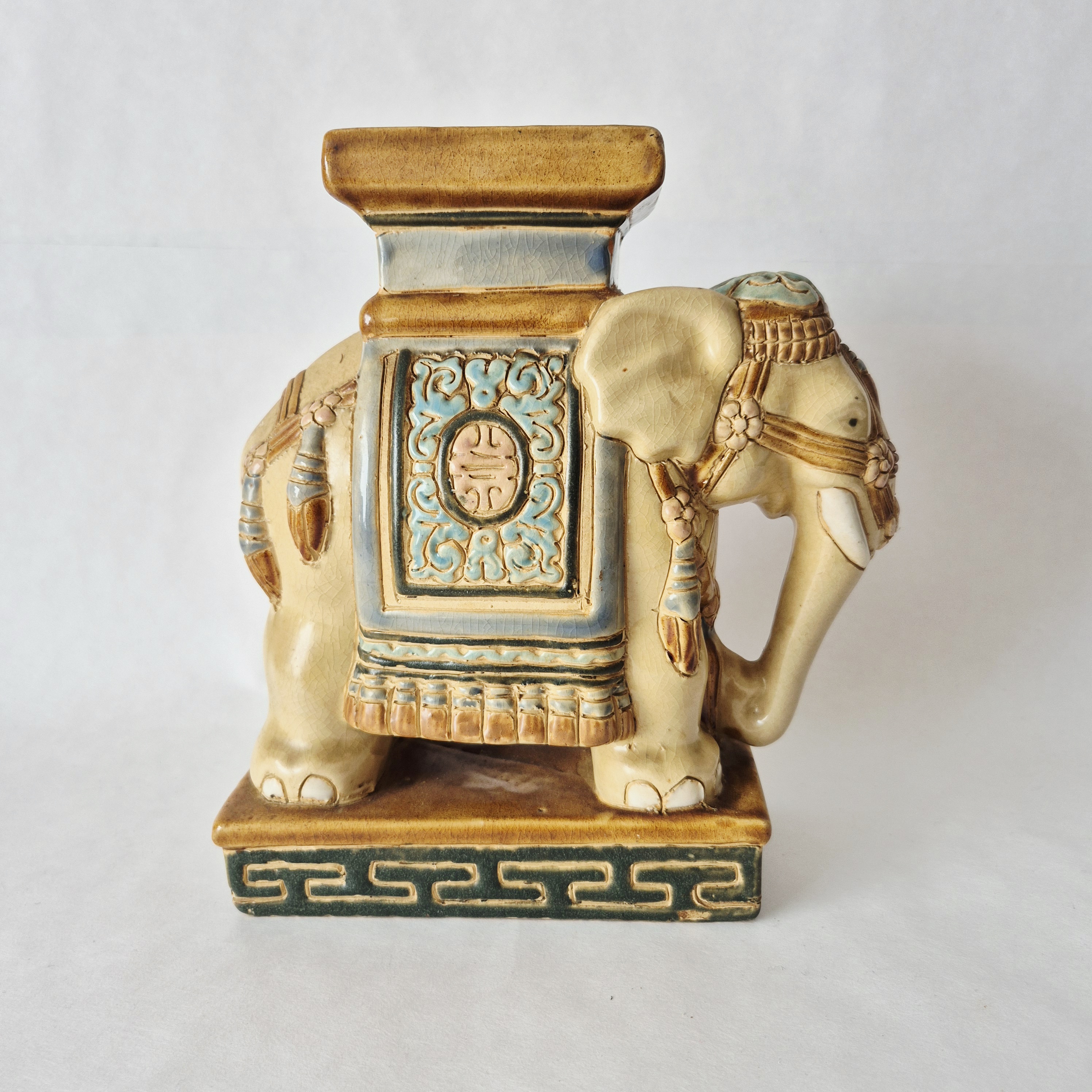 Plantenstandaard olifant | Keramische plantentafel olifanten