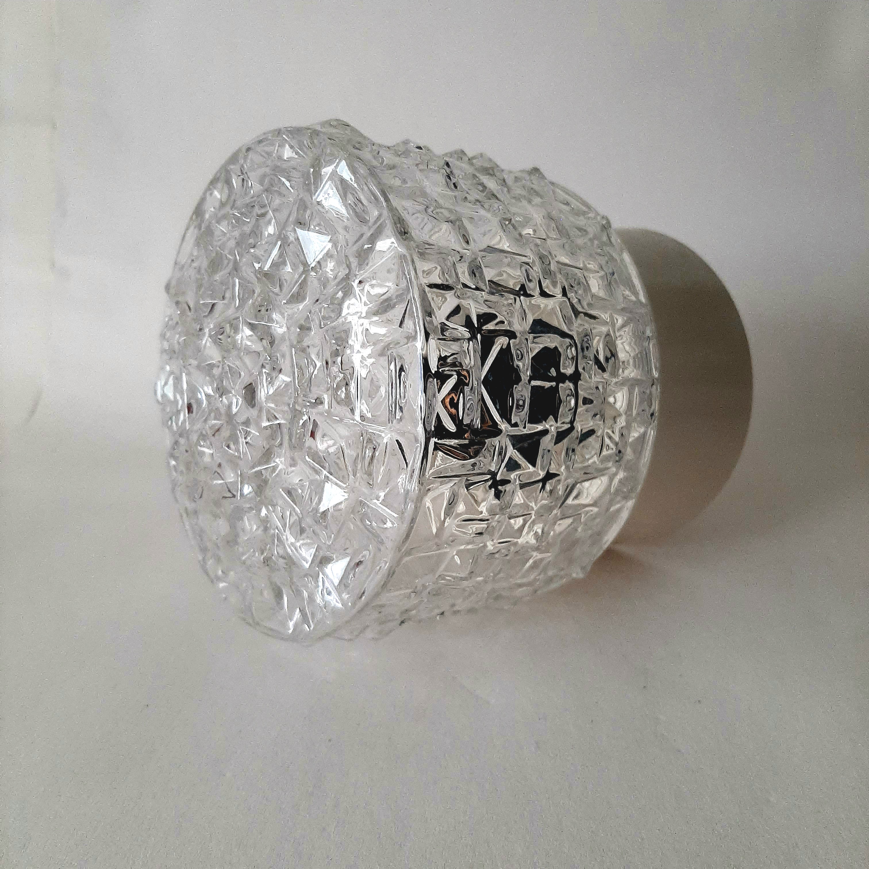 Vintage plafonniere | Jaren 60 plafondlamp | Schroefbol 'Kristal' bakeliet