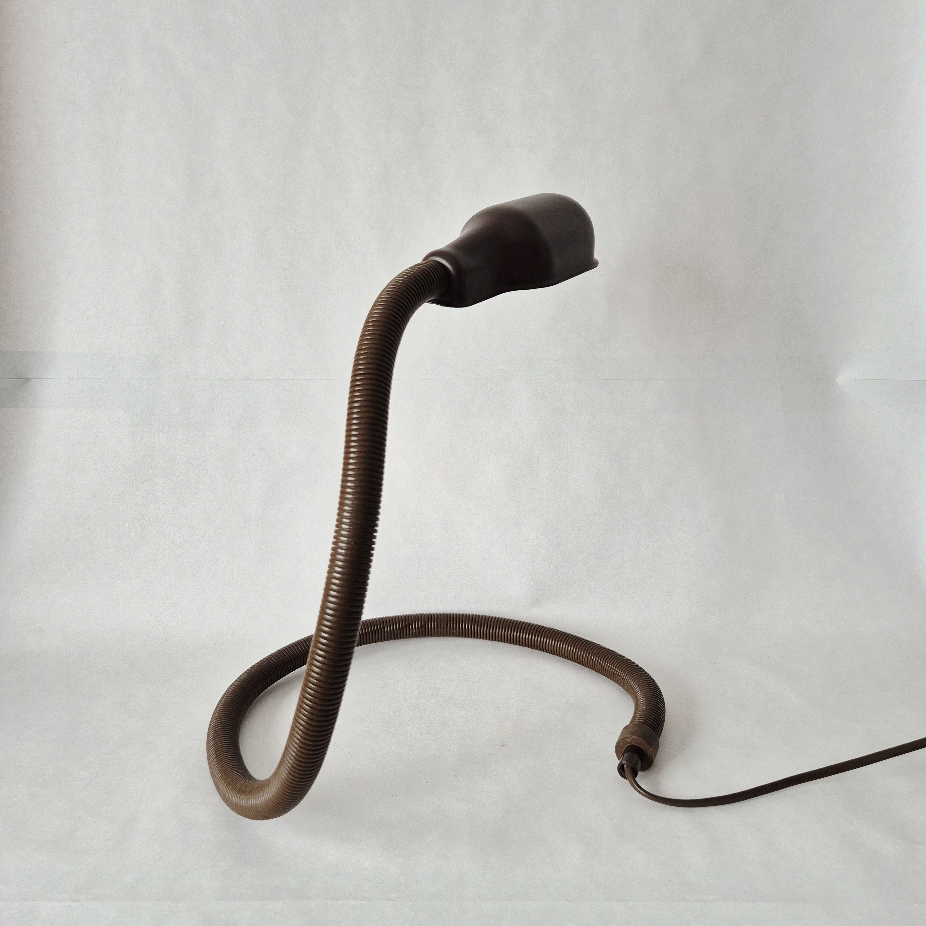 Snake lamp van Isao Hosoe | Valenti - Tafellamp - Hebi | Vintage slangenlamp | Snake lamp bruin | Y2K Lighting