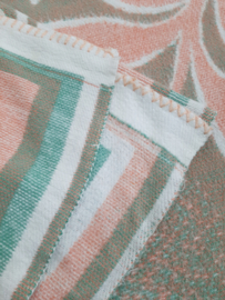 Vintage jaren 60 deken, wollen deken in pastelkleuren