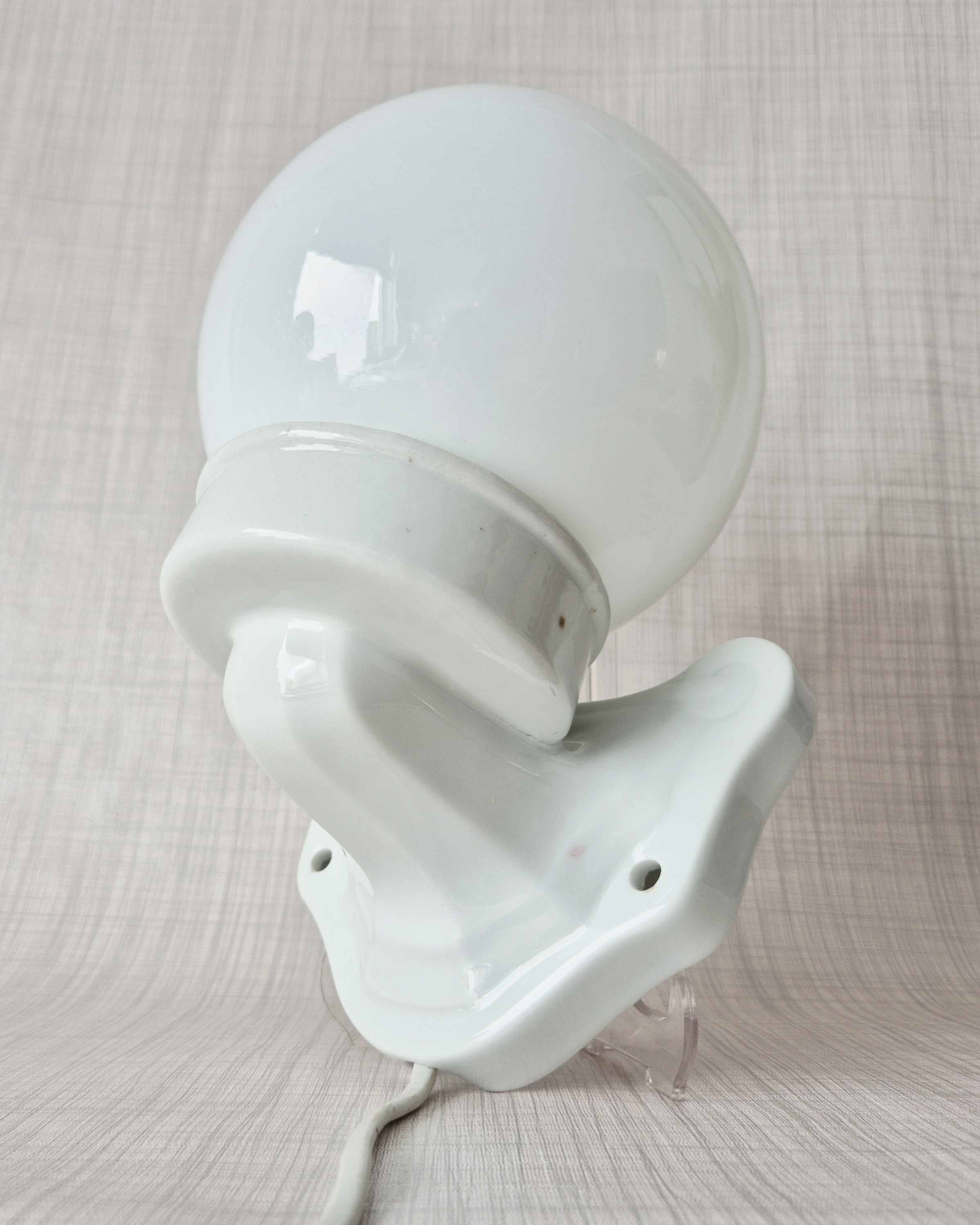 Wandlamp porselein Ges. Gesch. Germany | Porseleinen wandlamp uit de jaren 30