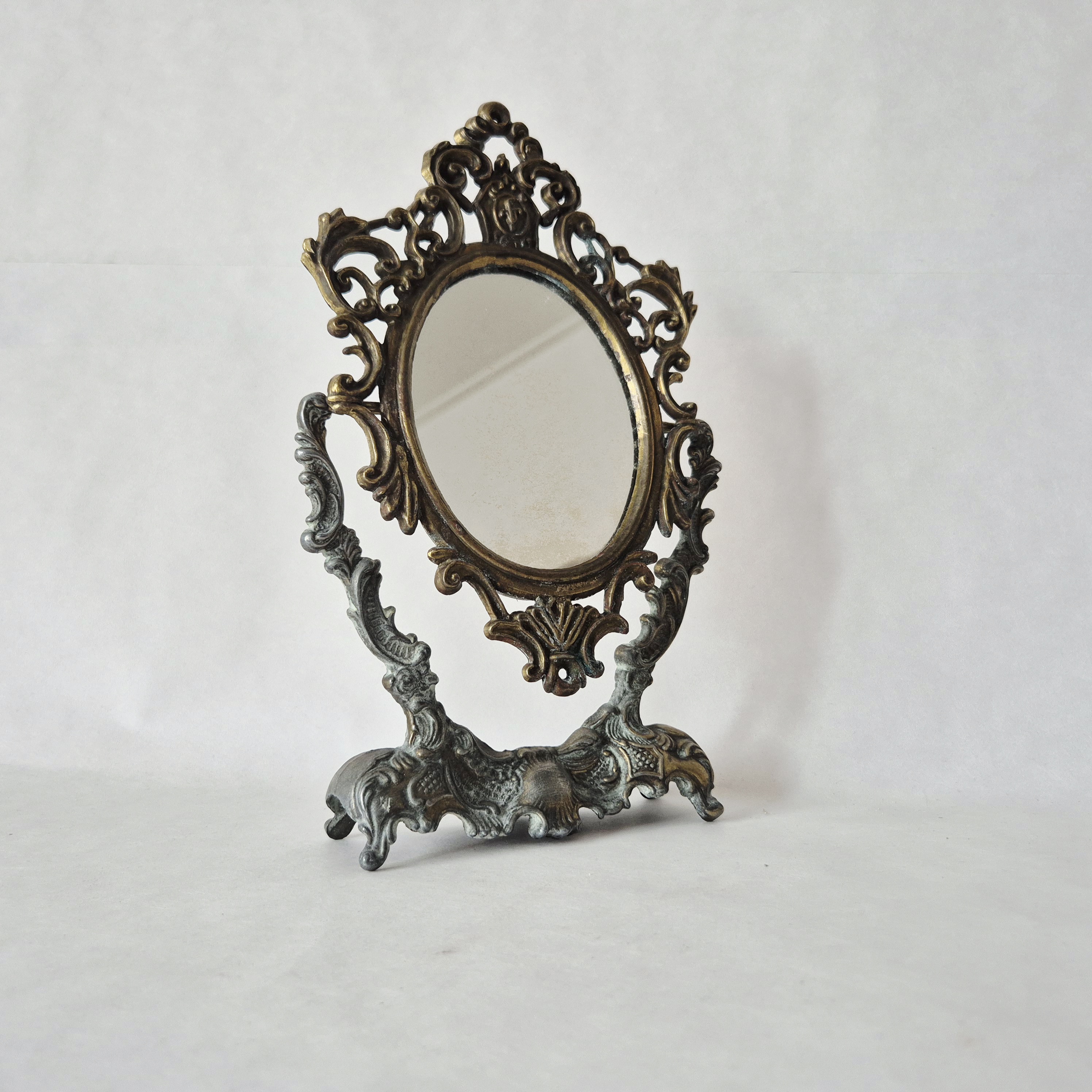 Vintage messing make-up spiegel | Tafel spiegel | Spiegel met barok design | Tafelspiegel Italiaans design