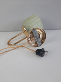Vintage wandlamp met groen gewolkt glas