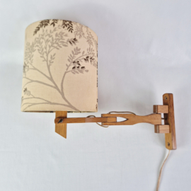 Vintage houten wandlamp