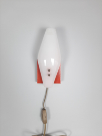 Jaren 70 wandlamp oranje met kunststof kap