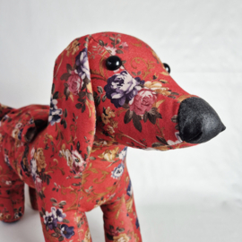 Vintage stoffen hond | Knuffel rood met bloemenprint