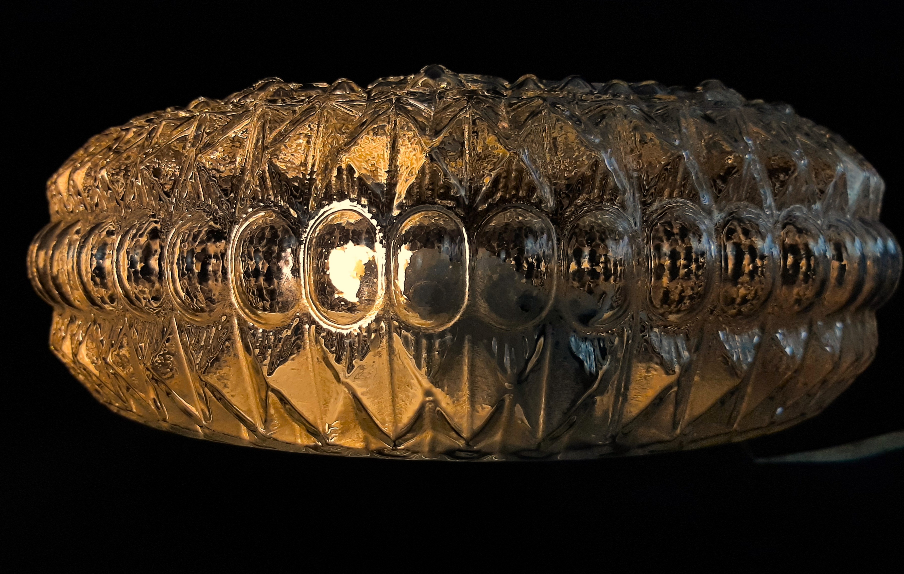 Grote jaren 60 glazen plafondlamp, Vintage plafonniere met bloemmotief