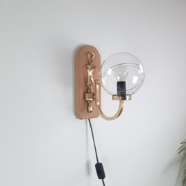 Jaren 80 wandlamp met glazen bol