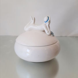 Bonbonschaal Goût | Vintage bonbonnière Goût by Vaga Int. | Meisje met vergeet-me-nietjes