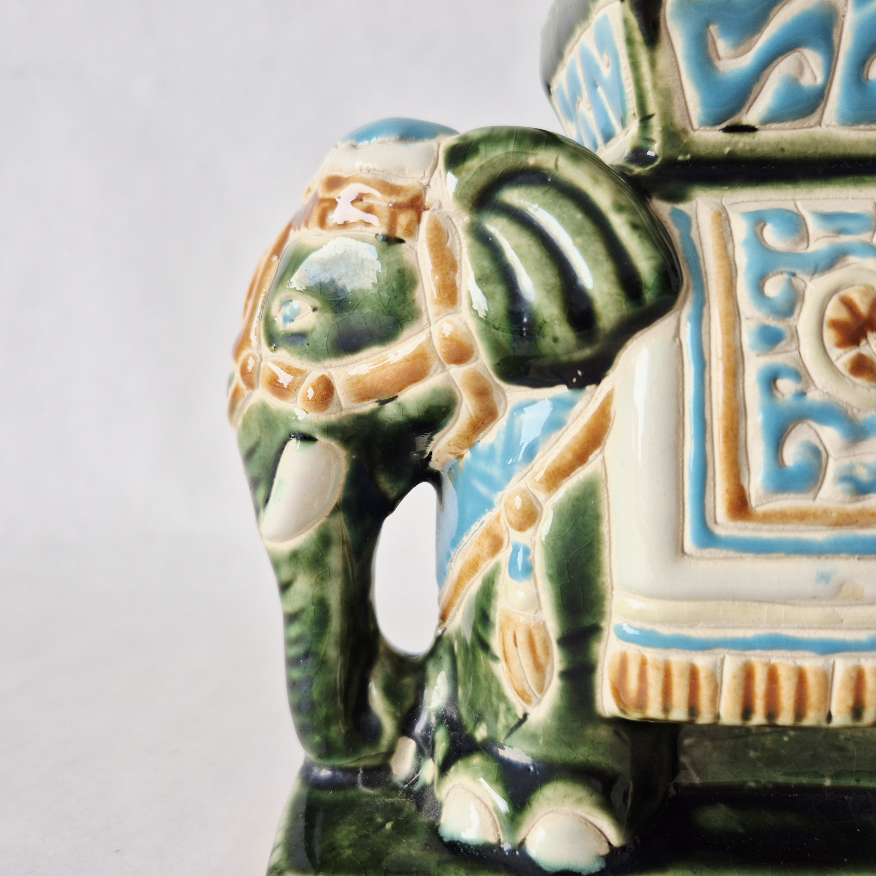 Plantenstandaard olifant | Keramische plantentafel olifant