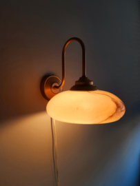 Vintage wandlamp met glazen gemarmerde kap | Glazen wandlamp
