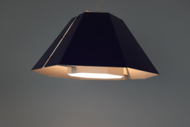 Paars metalen hanglamp, toegeschreven aan Hans Agne Jakobsson, Svera, mid century modern Zweden