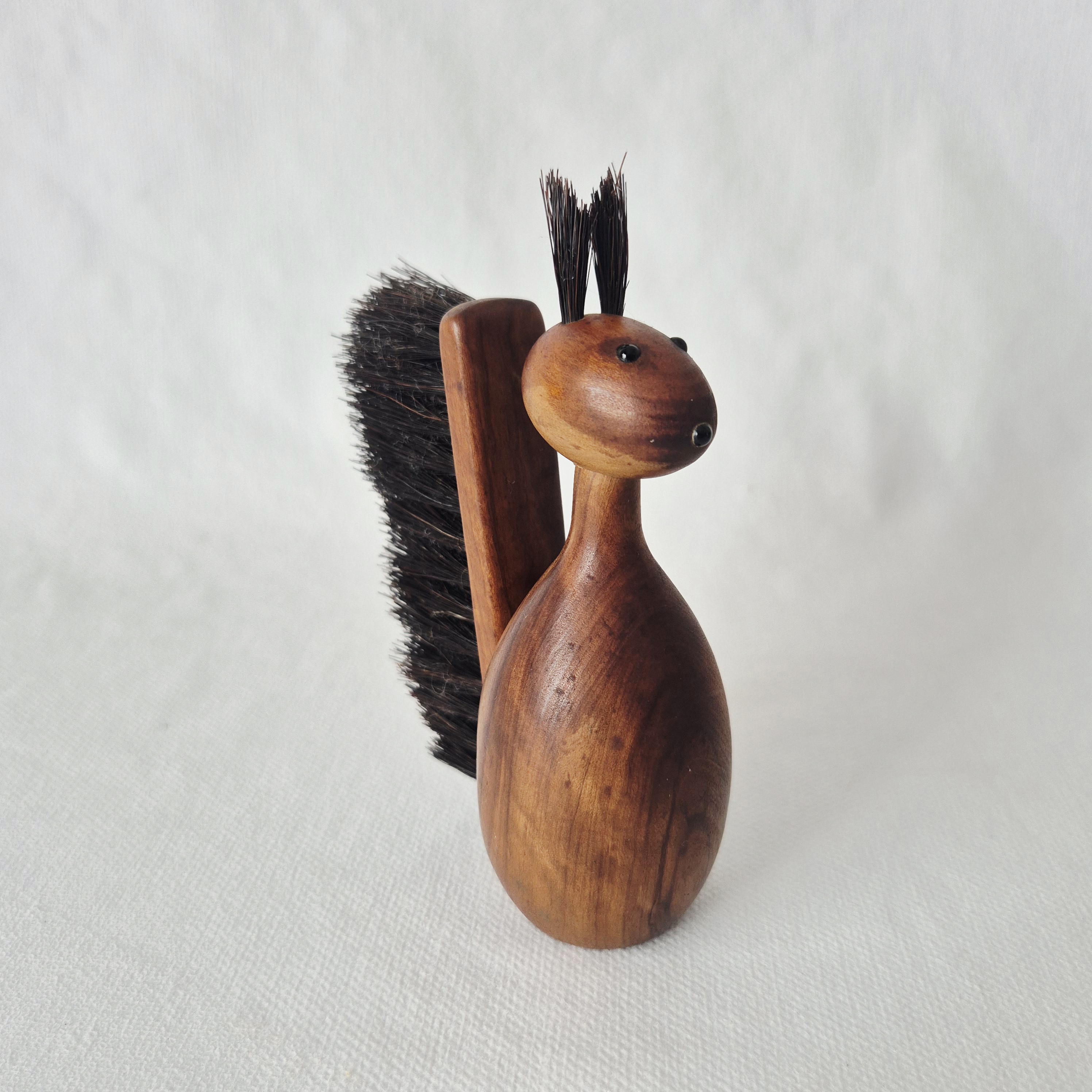 Vintage borstels in de vorm van dieren | Aap en eekhoorn borstel