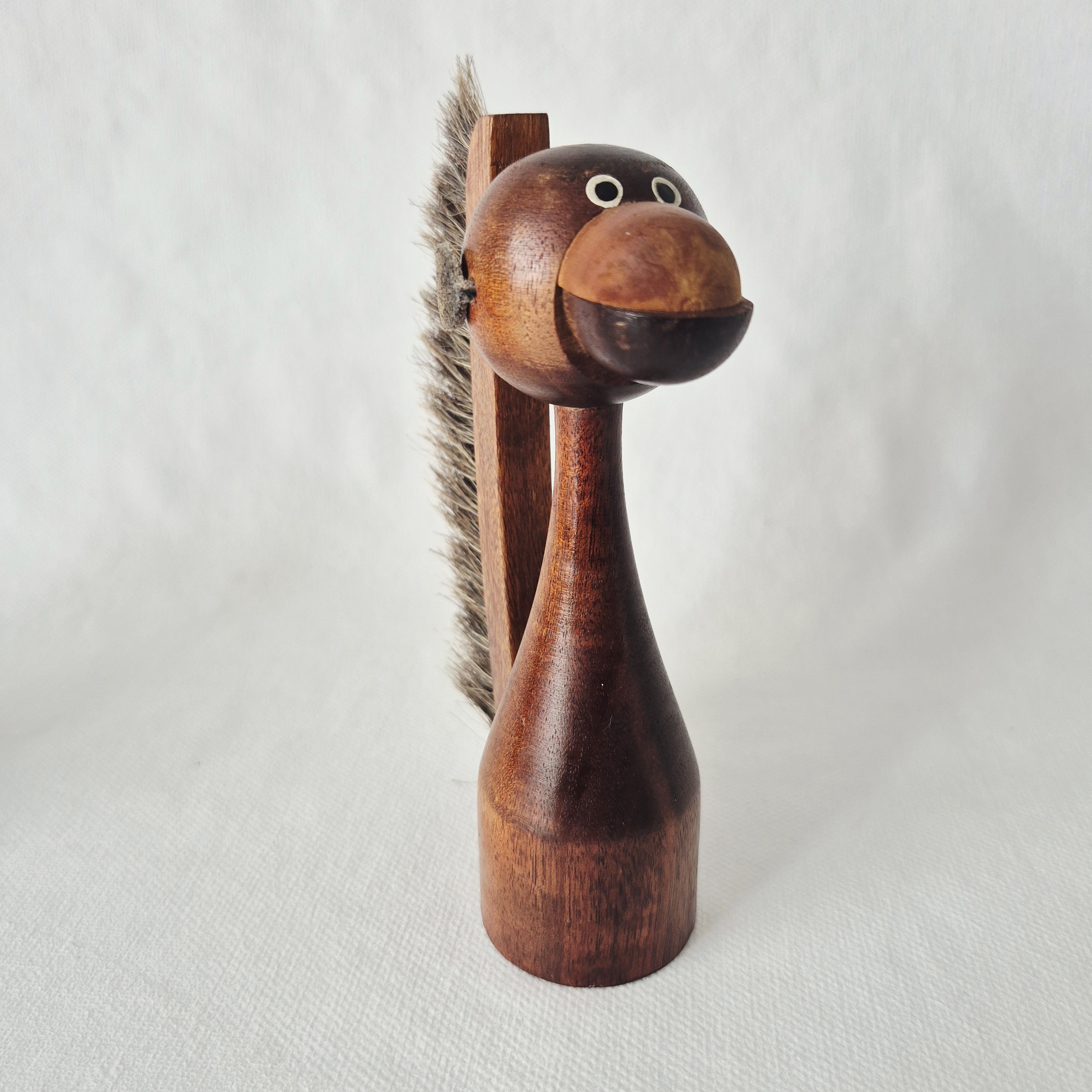 Vintage borstels in de vorm van dieren | Aap en eekhoorn borstel