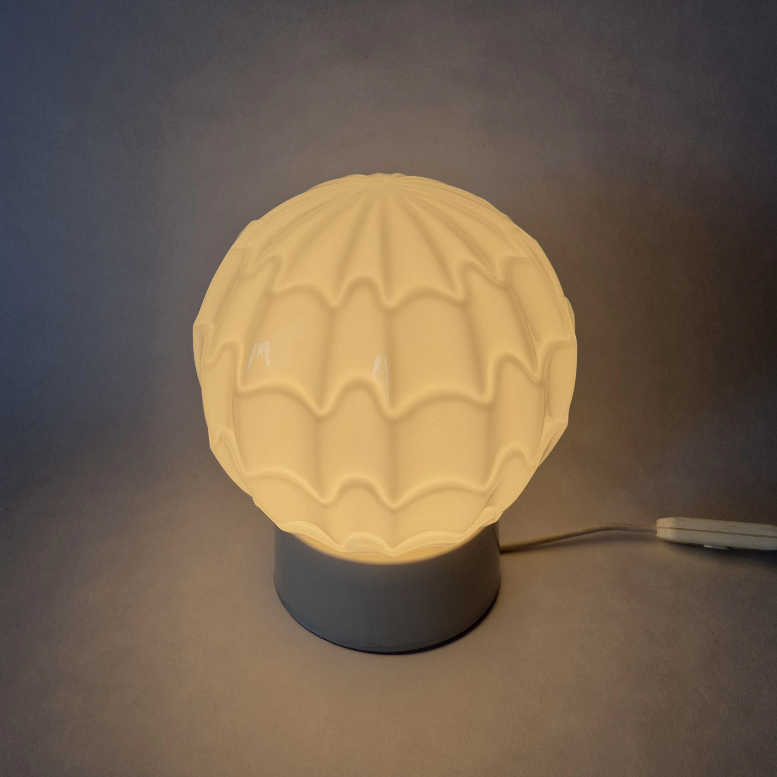 Thabur Art Deco plafondlamp wit | Witte Art Deco plafonniere schroefbol