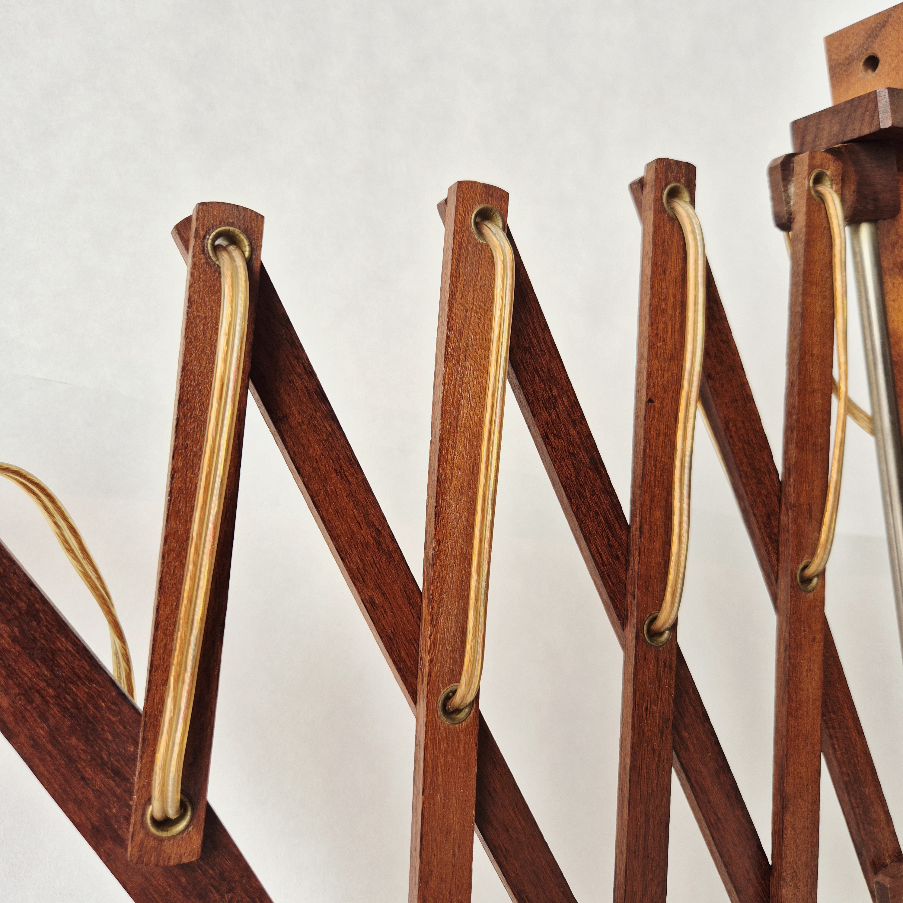 Houten schaarlamp met zwenkarm | Jaren 70 wandlamp