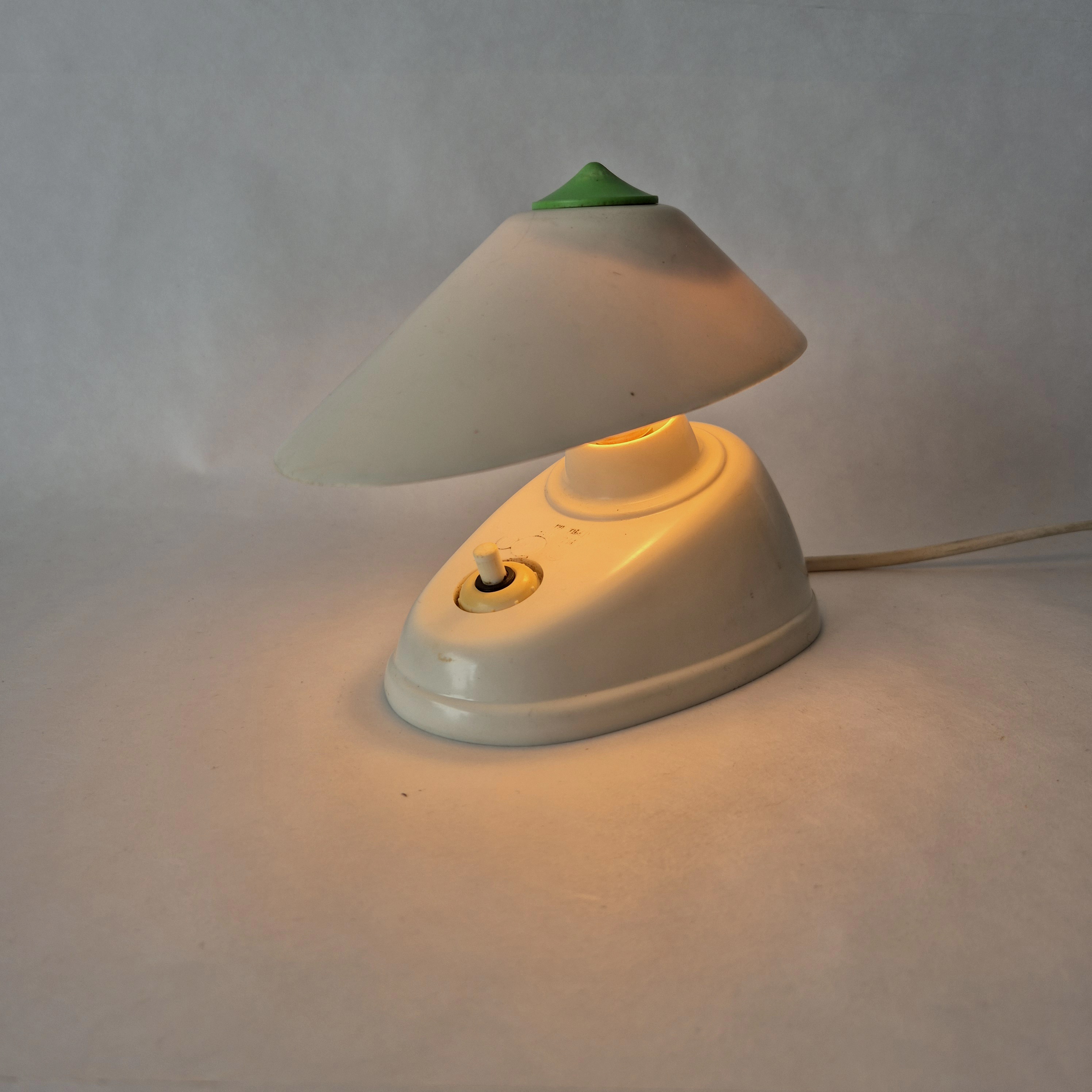 Bauhaus bakelieten tafel of wandlamp | Ontworpen in 1930 door het Bauhaus-team