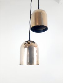 Set van 2 vintage hanglampen Vrieland design met goudkleurige lampenkap, 80s design