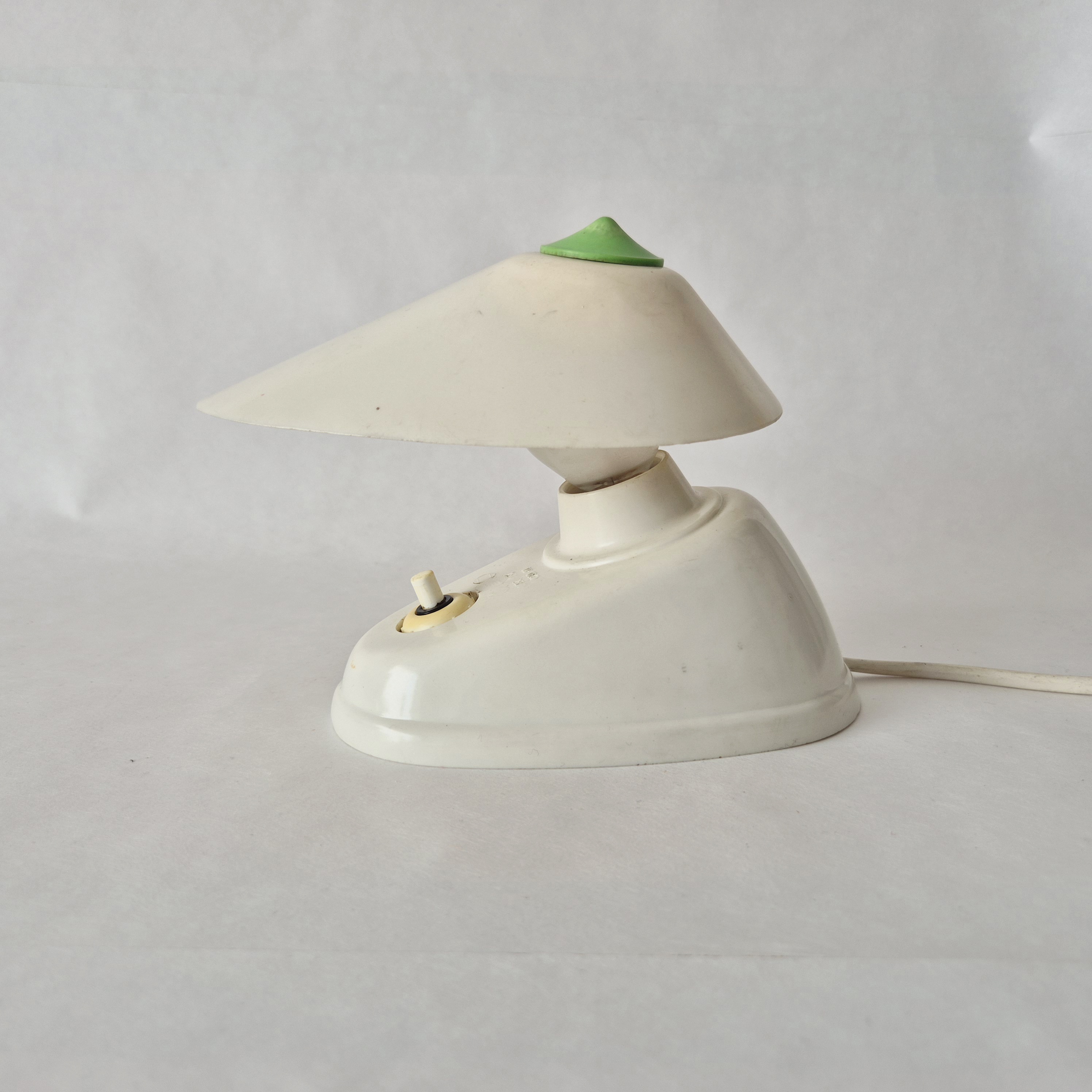 Bauhaus bakelieten tafel of wandlamp | Ontworpen in 1930 door het Bauhaus-team