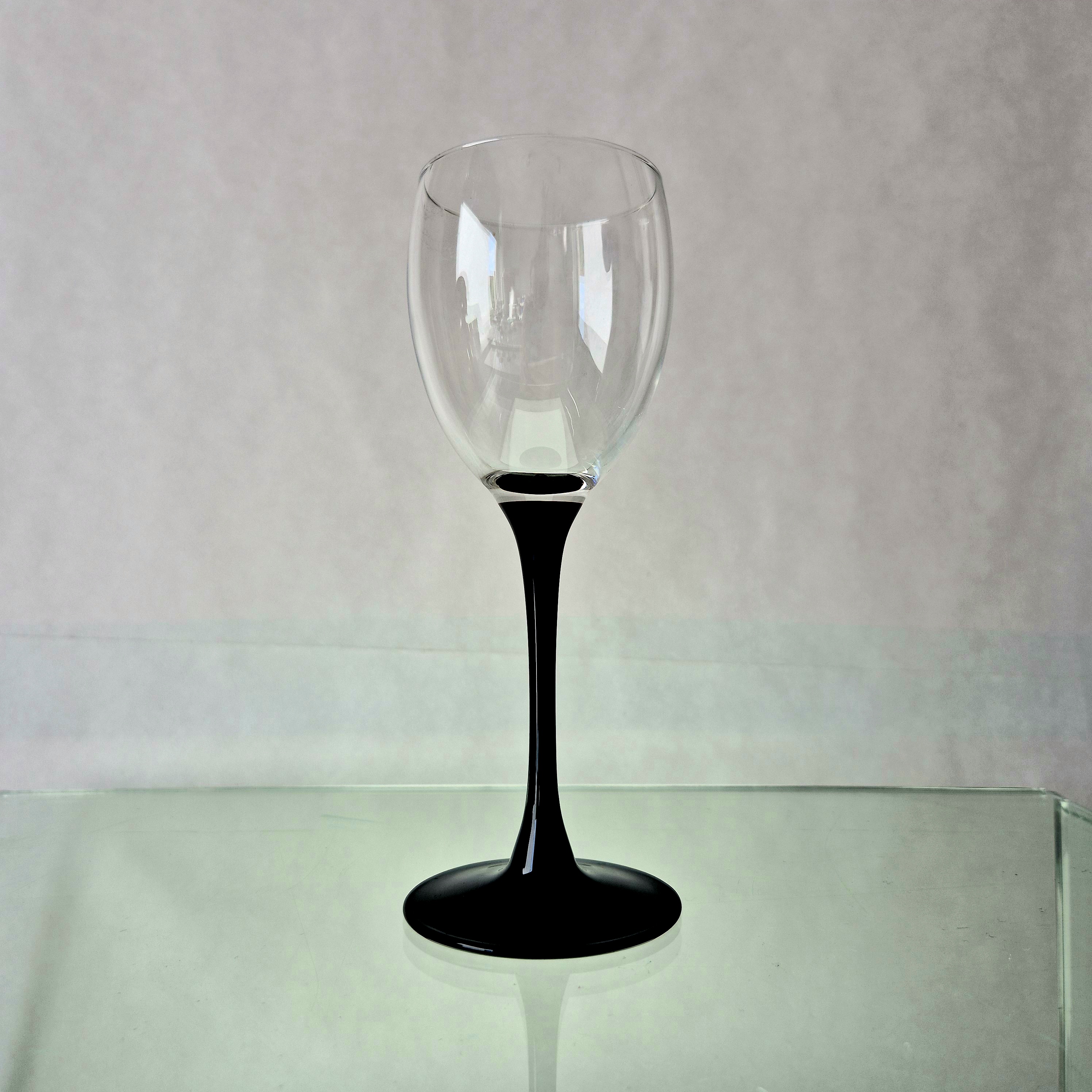Set Luminarc wijnglazen met zwarte voet | Vintage glazen | Set van 6 glazen