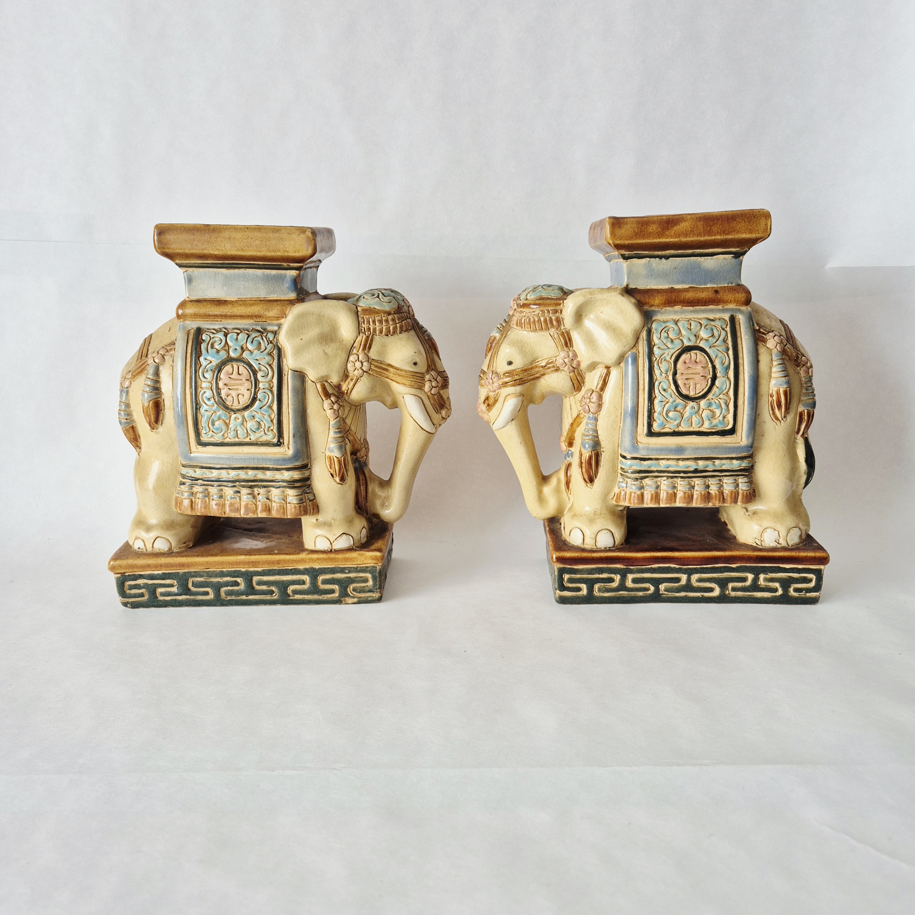 Plantenstandaard olifant | Keramische plantentafel olifanten