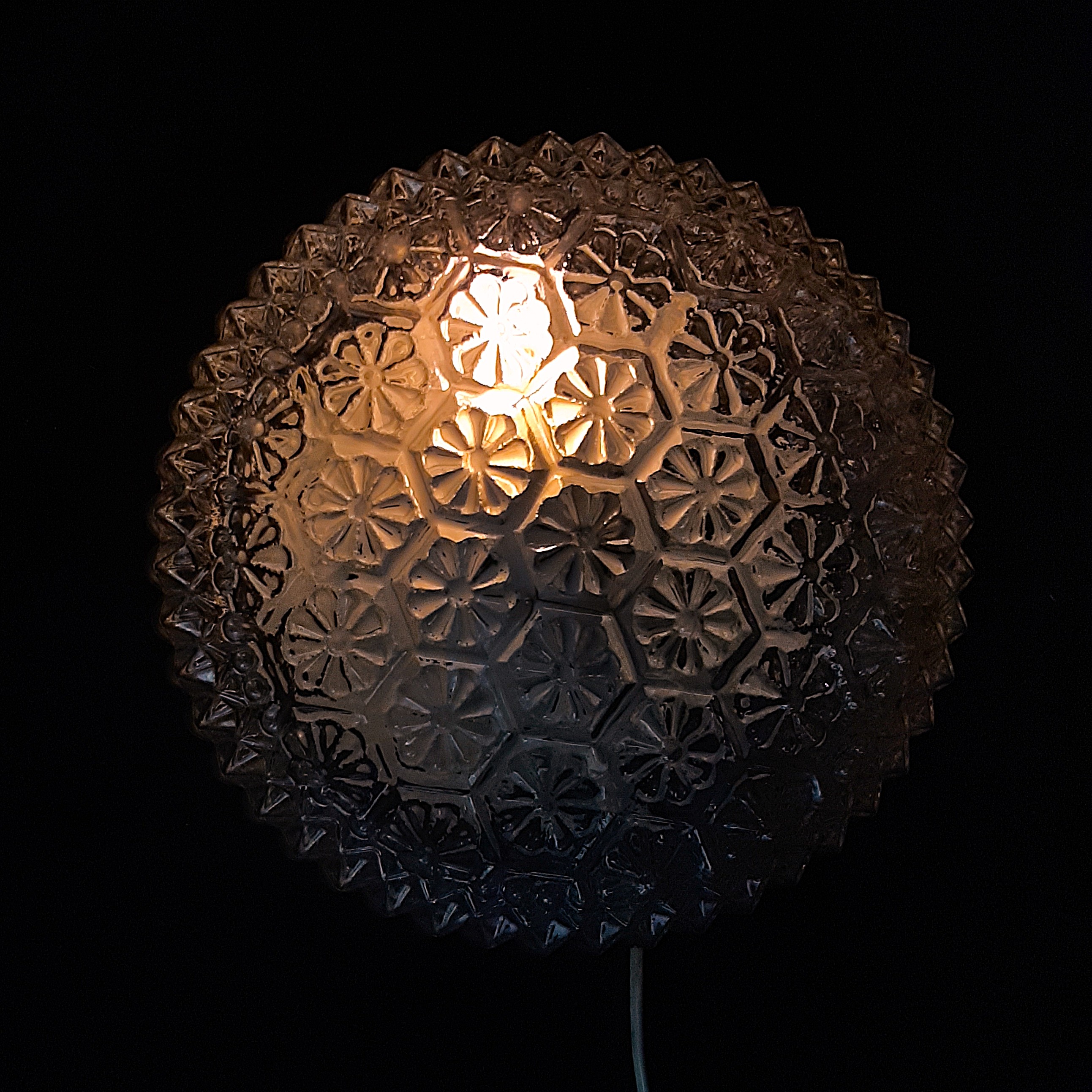 Grote jaren 60 glazen plafondlamp, Vintage plafonniere met bloemmotief