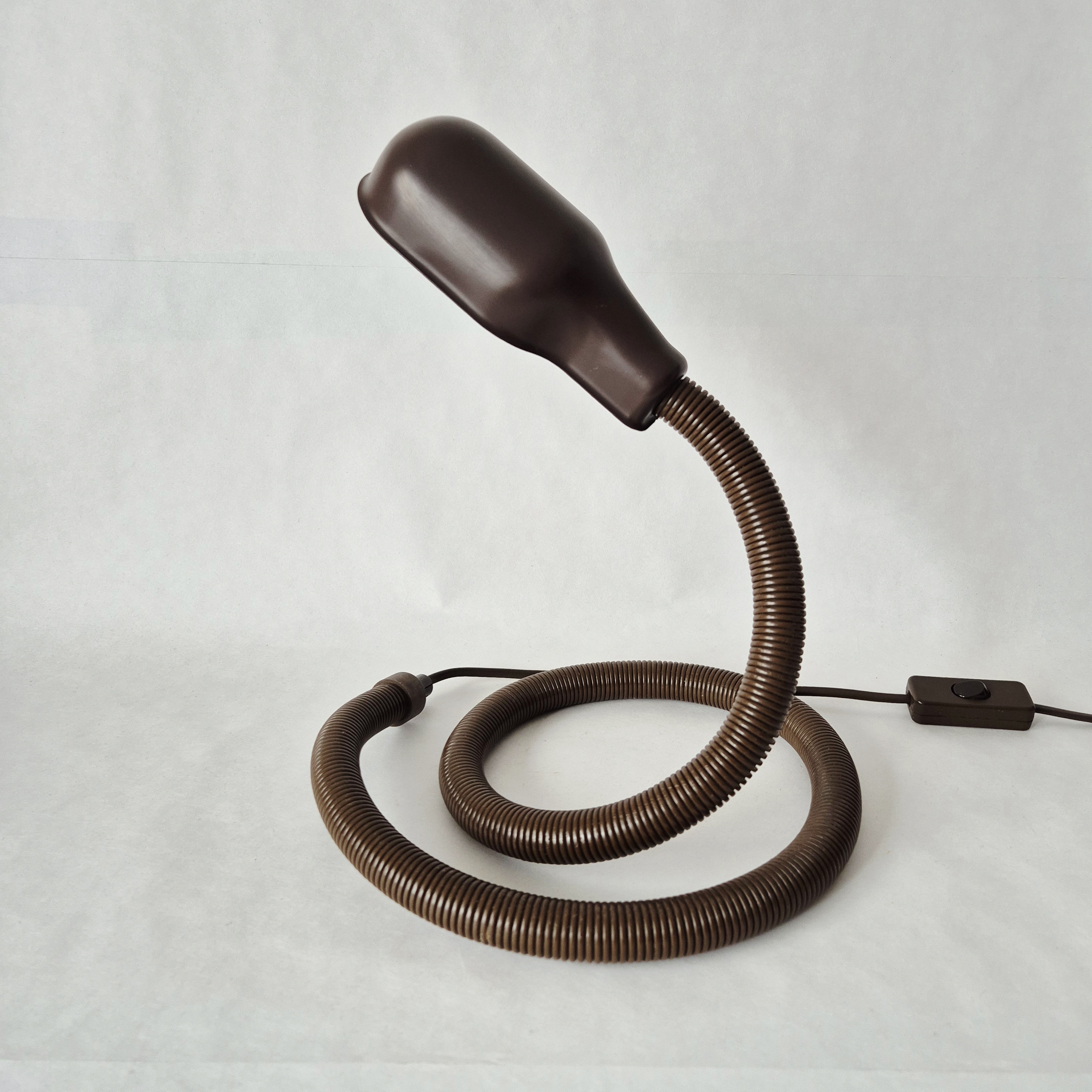 Snake lamp van Isao Hosoe | Valenti - Tafellamp - Hebi | Vintage slangenlamp | Snake lamp bruin | Y2K Lighting