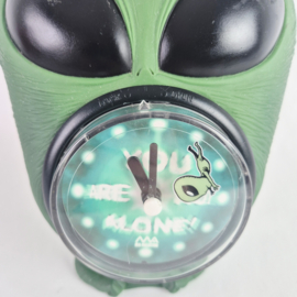 Alien klok | 'You are not alone'