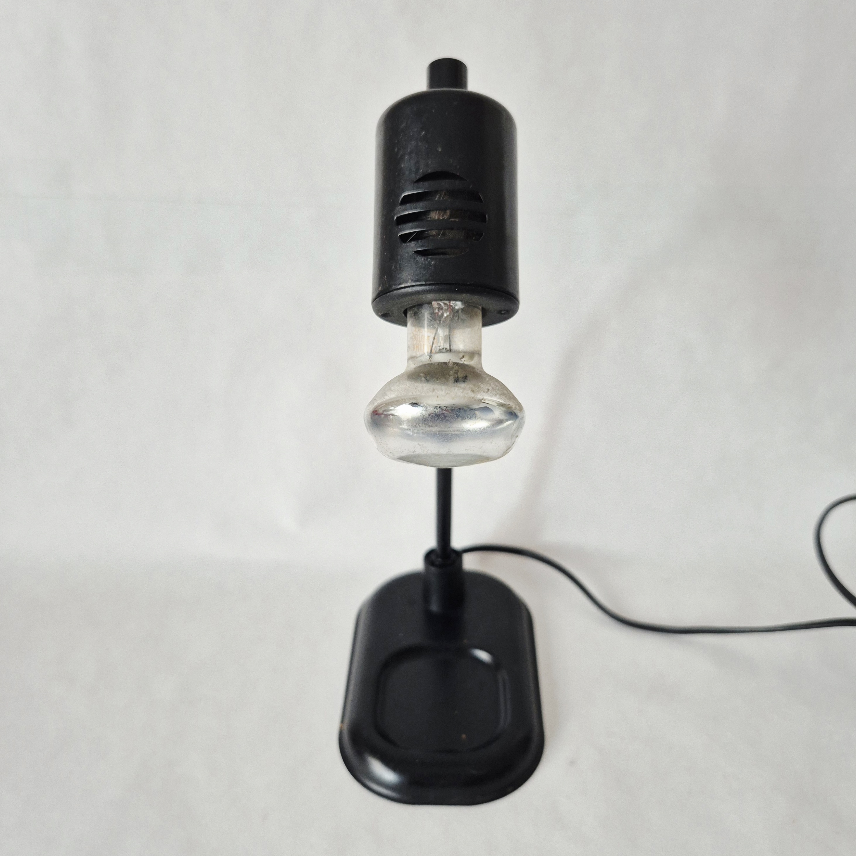 Klareco Design bureaulamp | Jaren 80  zwarte bureaulamp