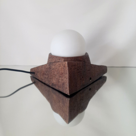 Brutalist wand- of tafellamp | Wandlamp driehoek | Keramische tafellamp
