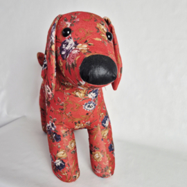 Vintage stoffen hond | Knuffel rood met bloemenprint