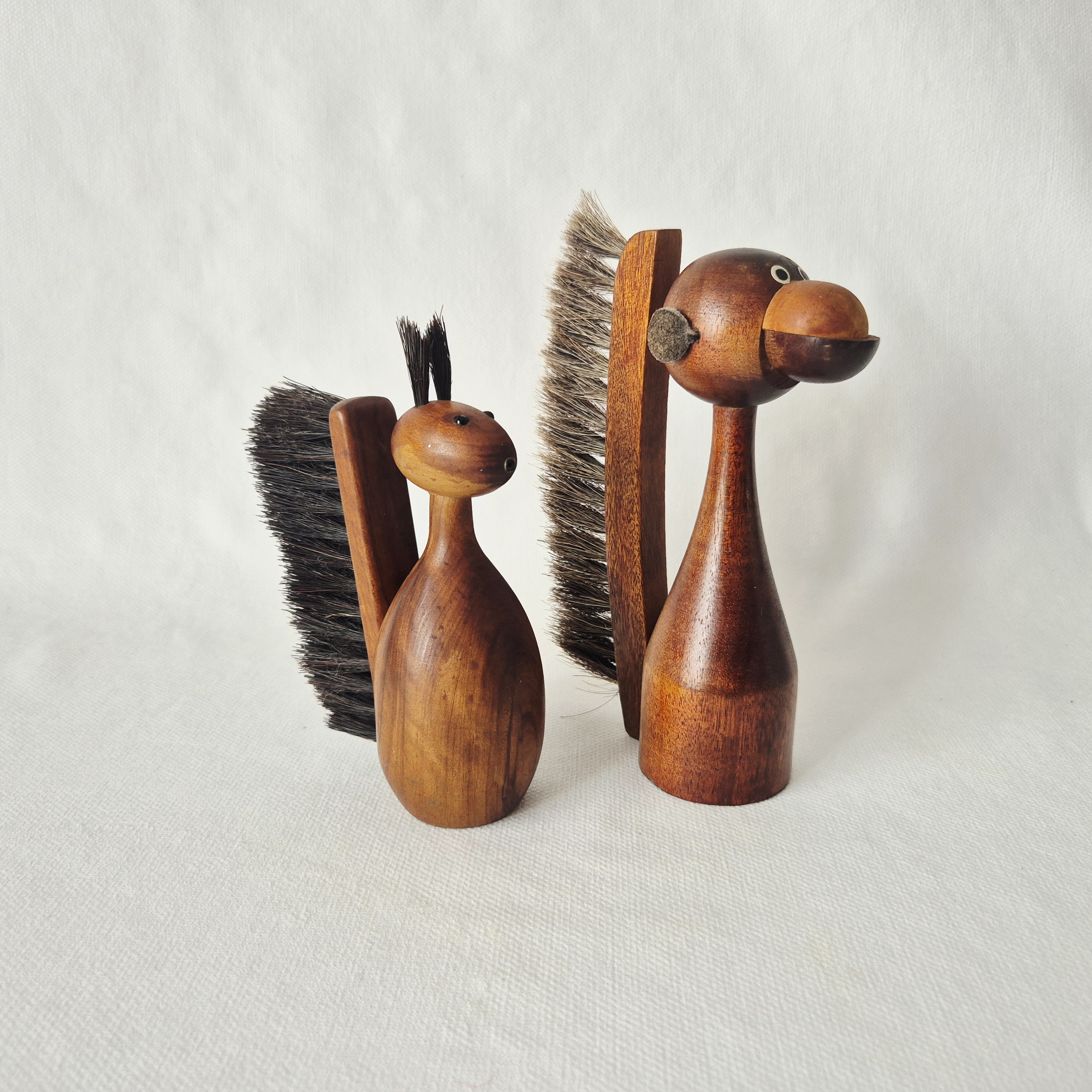 Vintage borstels in de vorm van dieren | Aap en eekhoorn borstel