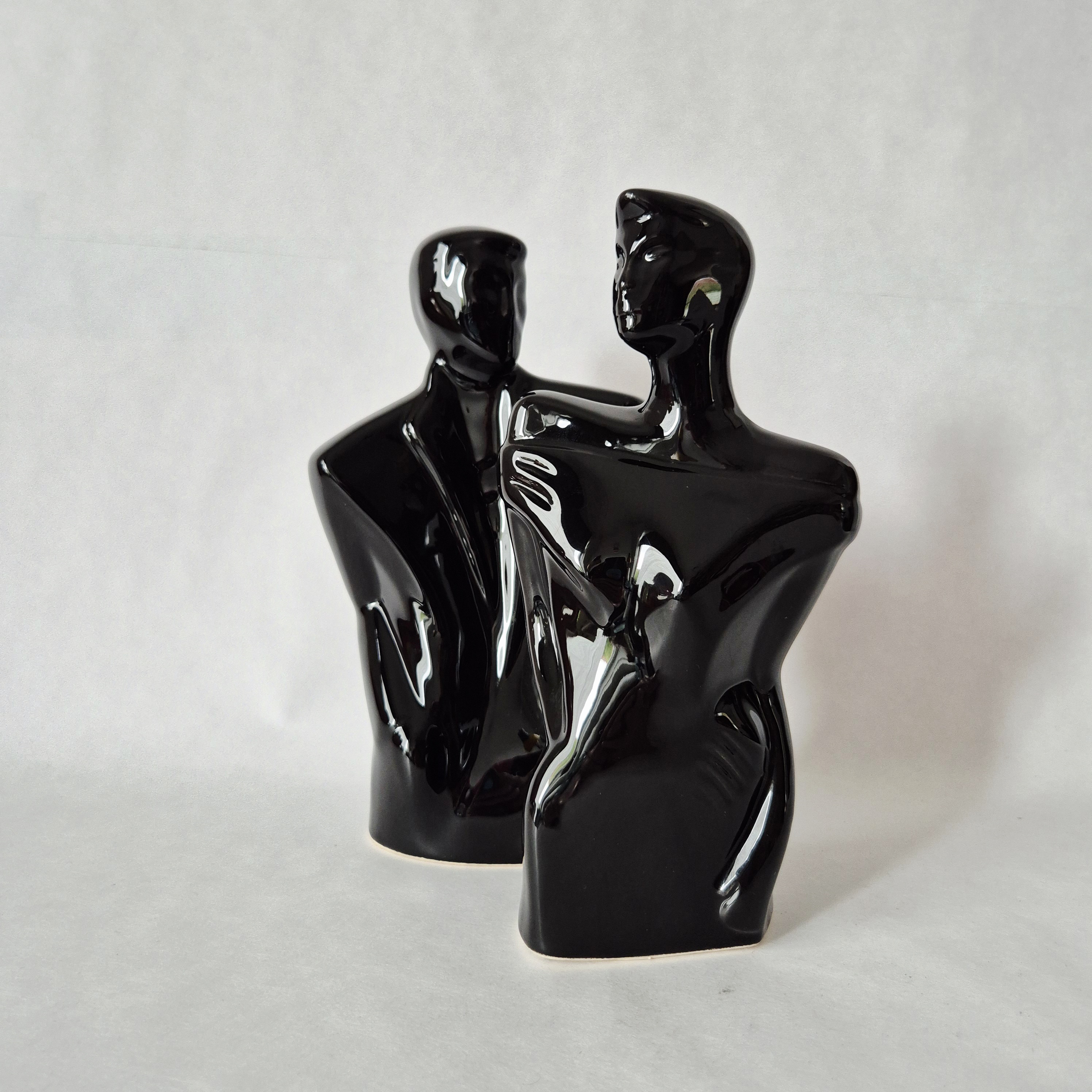 Jaren 80 keramische beelden man vrouw | Vintage beelden Memphis stijl | Lindsey B Balkweill style figurines