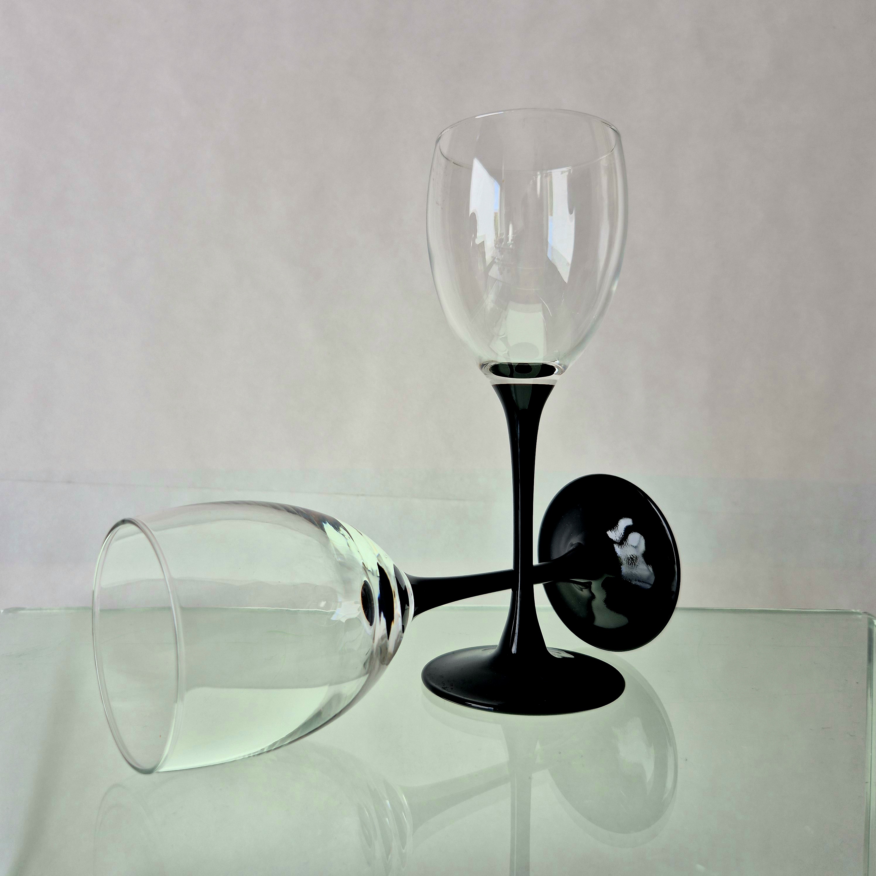 Set Luminarc wijnglazen met zwarte voet | Vintage glazen | Set van 6 glazen