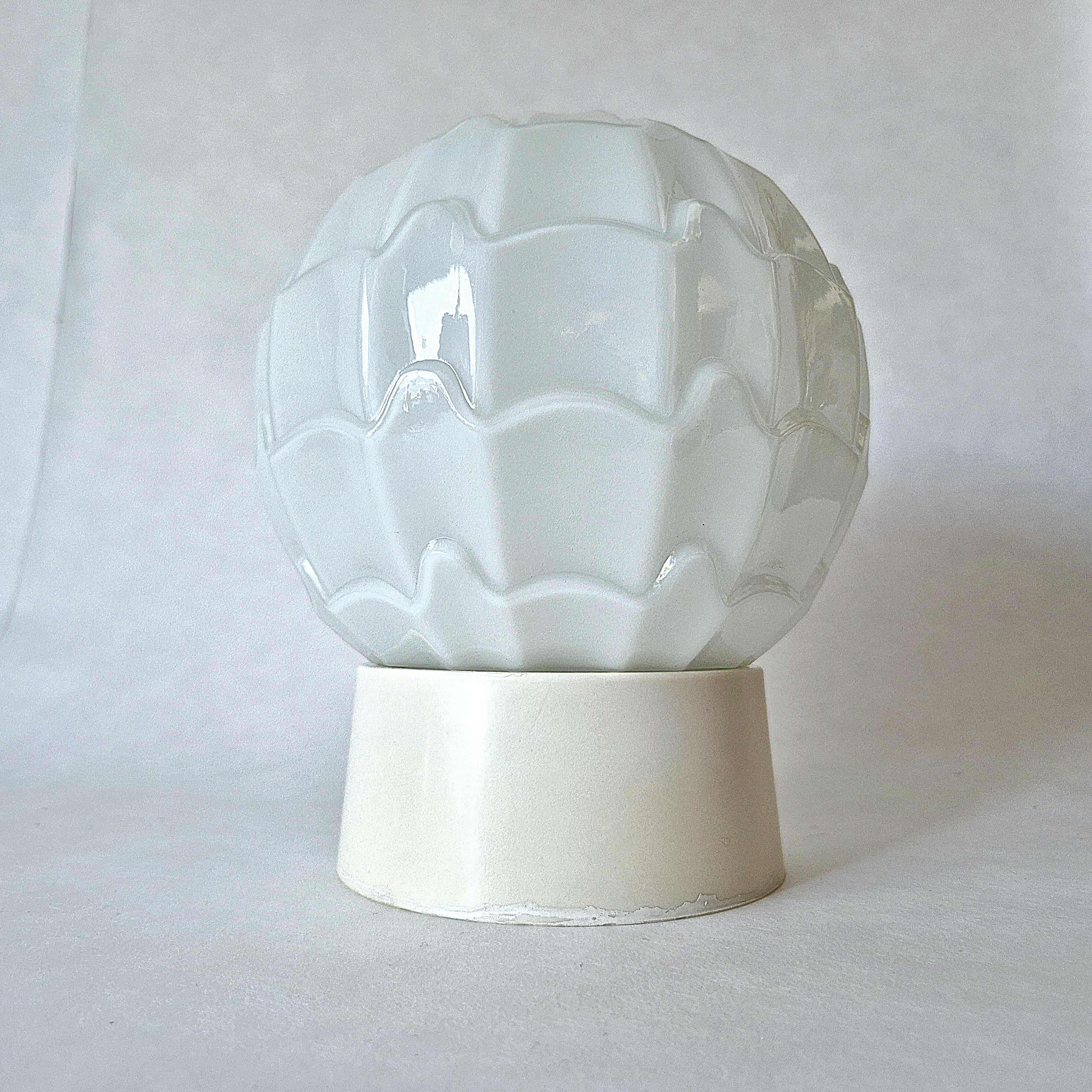 Thabur Art Deco plafondlamp wit | Witte Art Deco plafonniere schroefbol