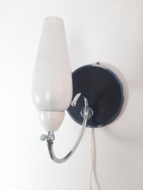 Jaren 50 wandlamp, chroom met zwart, vintage lampje