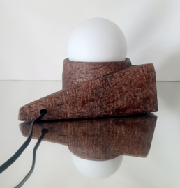 Brutalist wand- of tafellamp | Wandlamp driehoek | Keramische tafellamp