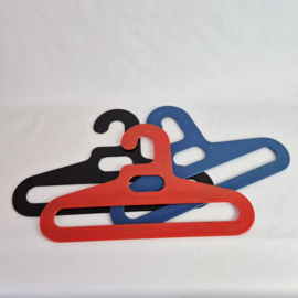 Set van 5 kledinghangers uit de jaren 70
