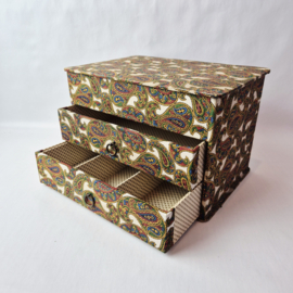 Vintage stoffen ladekastje met paisley print
