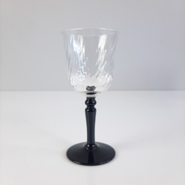 Set van 4 vintage likeurglazen | Glazen met zwarte voet en gedraaid glas | France | Jaren 20 stijl